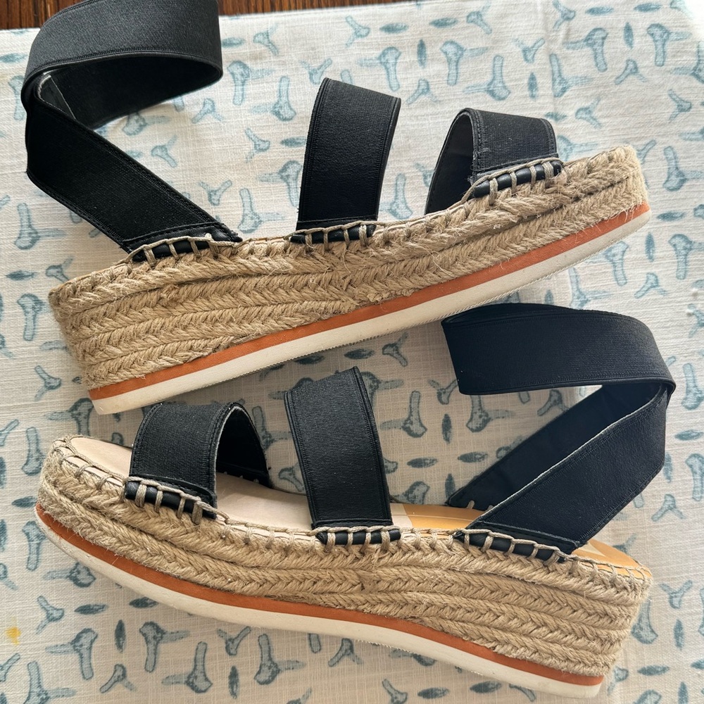 VGUC/EUC dolce vita wedges